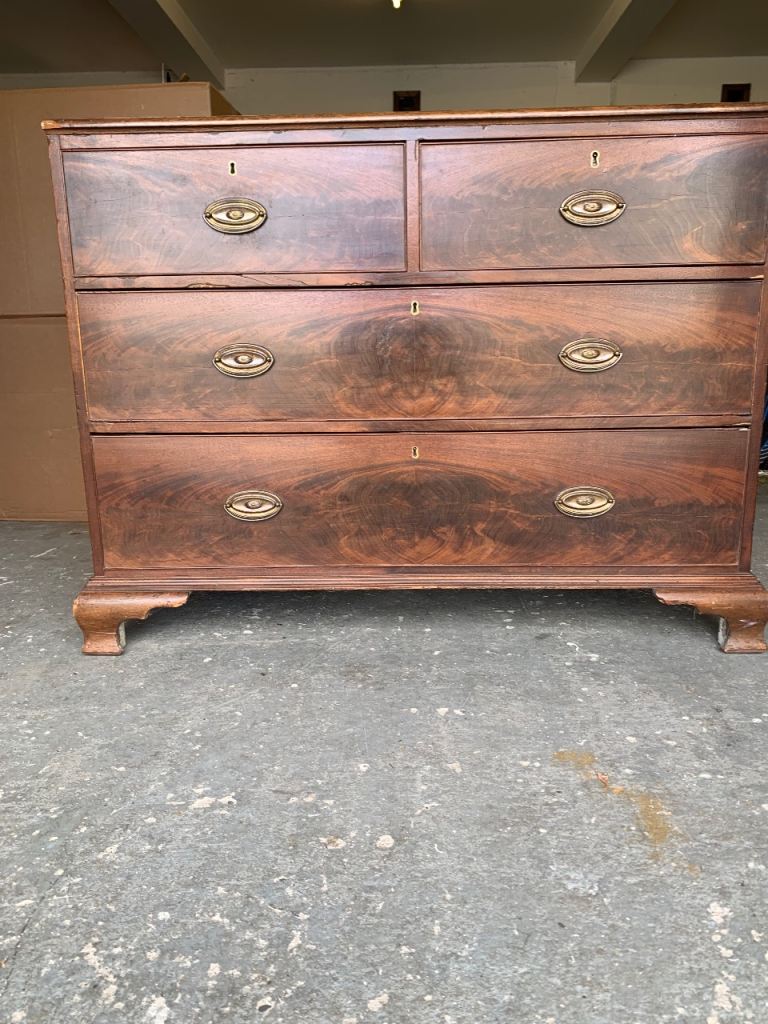 Solid Wood Chest of Drawers in mahoganey