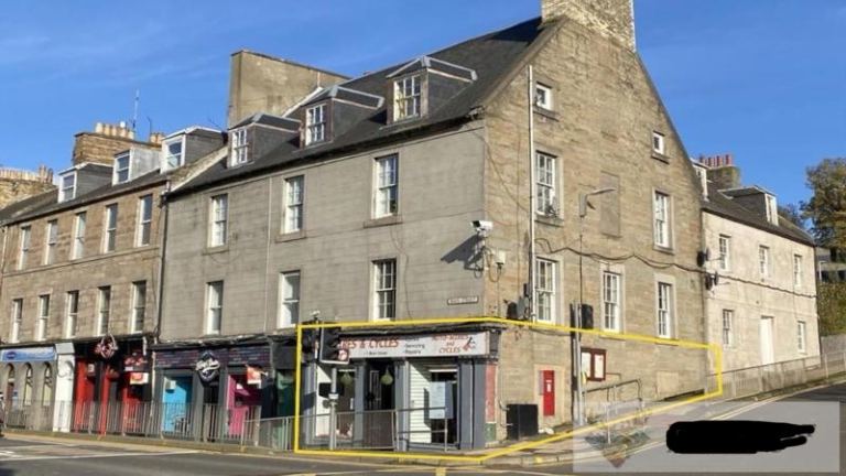 Shop rent let Perth, mini market convenience store nail beauticians vape grocers showroom 