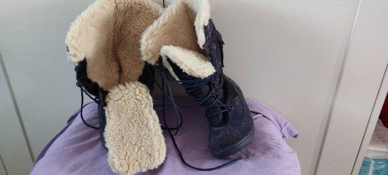 Ladies bearpaw boots 