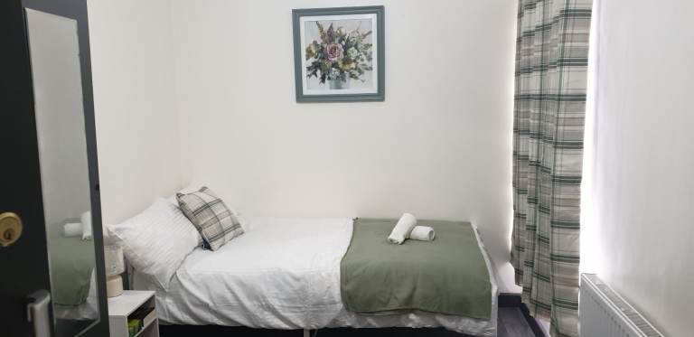 Furnished room in house share in Salford