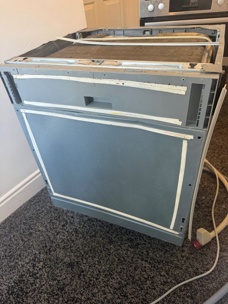 Integrated dishwasher 