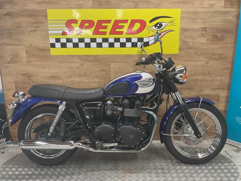 TRIUMPH BONNEVILLE 790 2006
