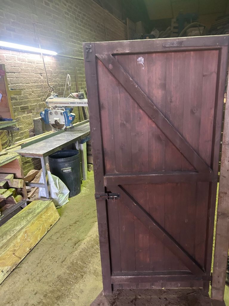2nds garden gate 