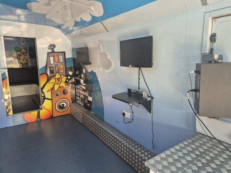 1999 Dennis DART/S-DART/LANCE 4X2 AUTO 13 TON PLAXTON BODY MOBILE YOUTH UNIT C/W SIDE AWNING NA D...