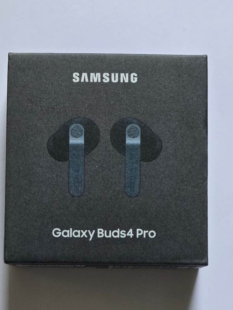 Samsung Galaxy Buds 4 Pro Earbuds with  Noise Cancelling  Black good quality (Original)