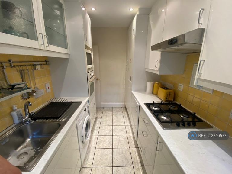 3 bedroom flat in Townshend Court, London, NW8 (3 bed) (#2746577)