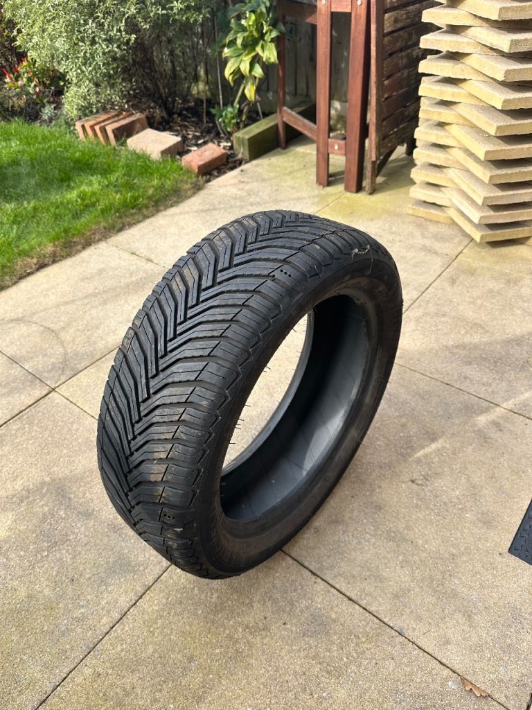 Michelin Cross Climate 2 tyre 195/50 R 16