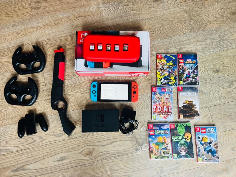NINTENDO SWITCH, 12 GAMES & ACCESSORIES