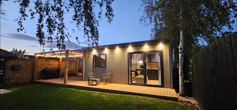 Glamping Cabin/Shepherds Hut