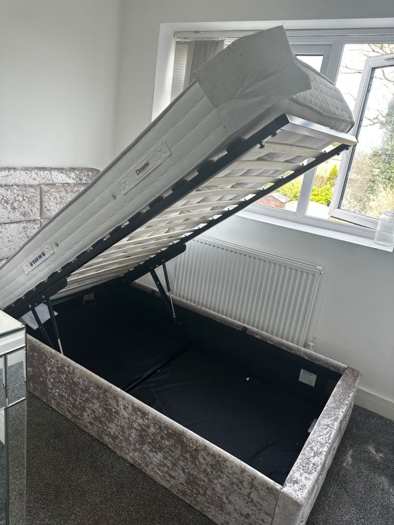 Luxury Velvet Ottoman Storage Bed (Single) – Gas Lift Storage | Like New Condition