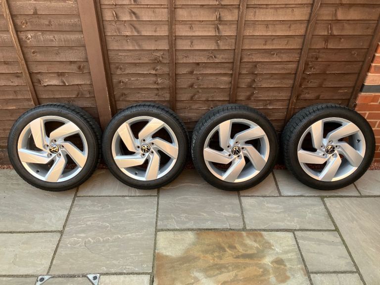 17 inch genuine VW Golf Mk8 Richmond alloy wheels - like new