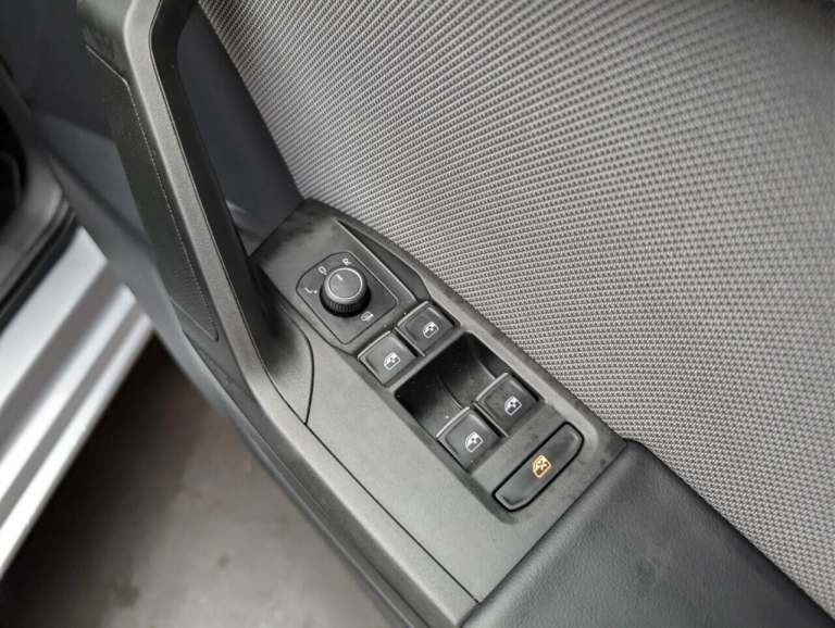 2021 SEAT Leon 1.0 TSI EVO SE Dynamic Hatchback 5dr Petrol Manual Euro 6 (s/s) (110 ps) PA HATCHB...