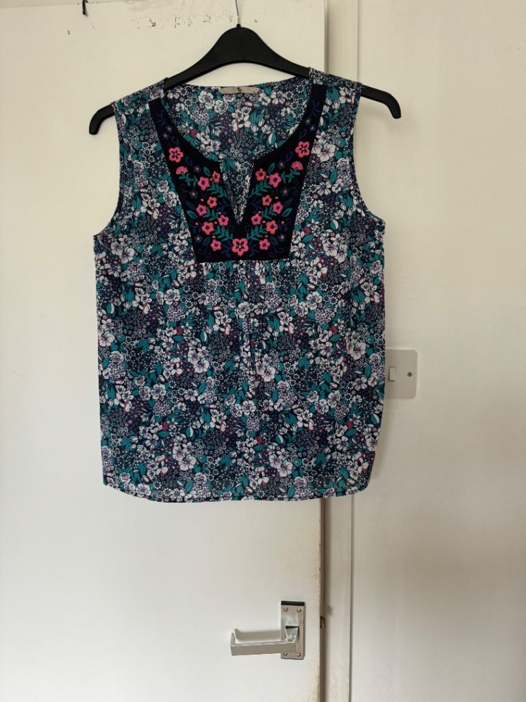 Ladies/girls summer top size 12
