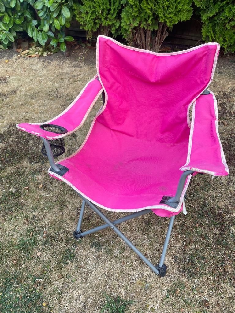 Pink Folding Beach/camping chair with Cup Holder – Good Condition