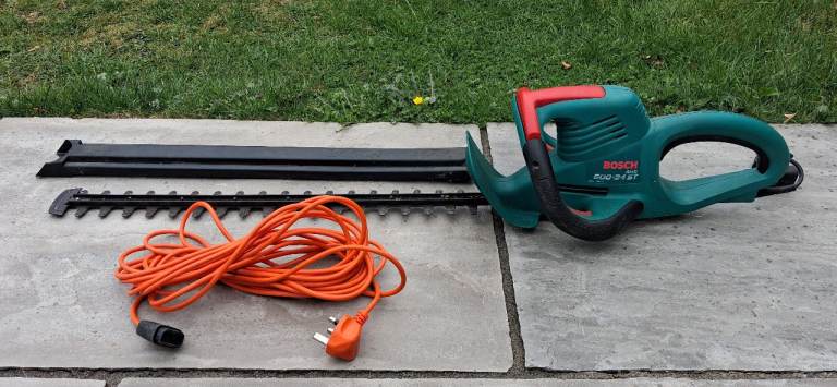 Bosch AHS 600-24 ST Hedge Trimmer 24" – Very Good Condition