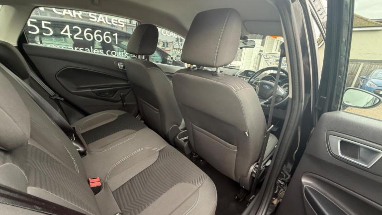 2014 Ford Fiesta 1.6 Zetec Powershift Euro 5 5dr HATCHBACK Petrol Automatic