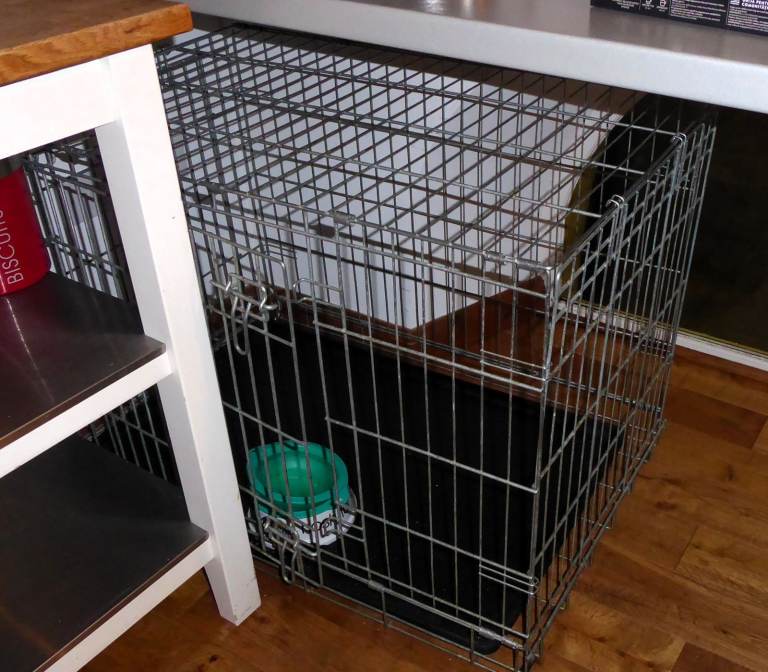 Medium size dog crate, silver metal, good condition
