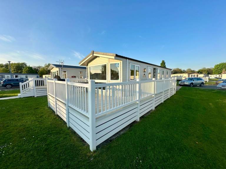 Beautiful Static Holiday Home - 2018 Atlas Amethyst 