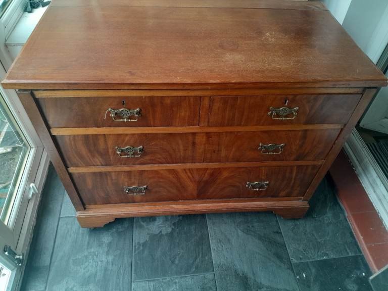 Antique chest of drawers 