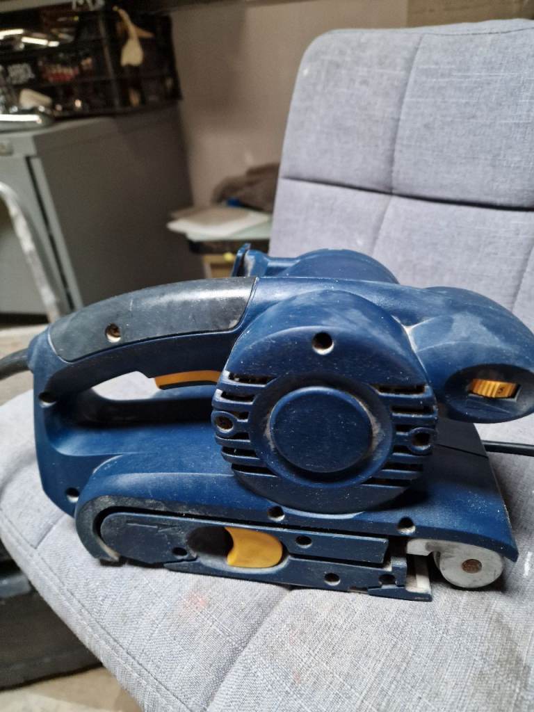 PRO 900W Belt Sander – Blue, Fair Condition