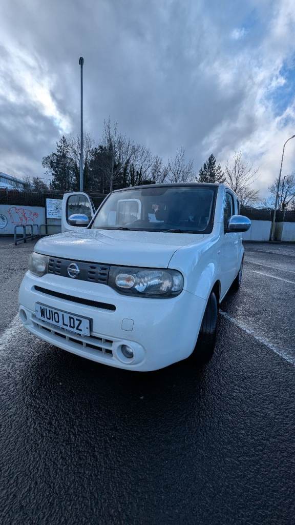 Nissan CUBE 2010