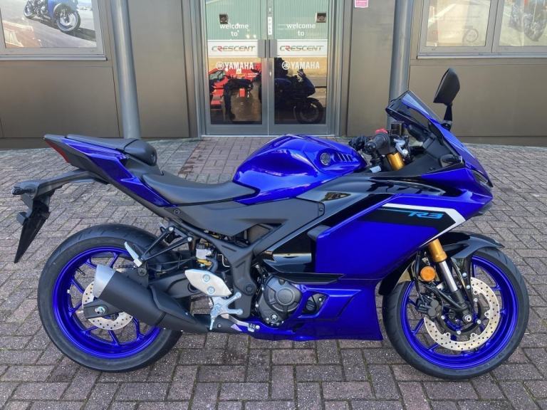 YAMAHA YZF-R3 2025 - ICON BLUE - BRAND NEW - IN STOCK - SAVE OVER 650!