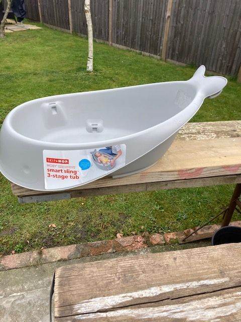 The MOBY SMART SLING  Skip Hop Bath Tub (NEW)