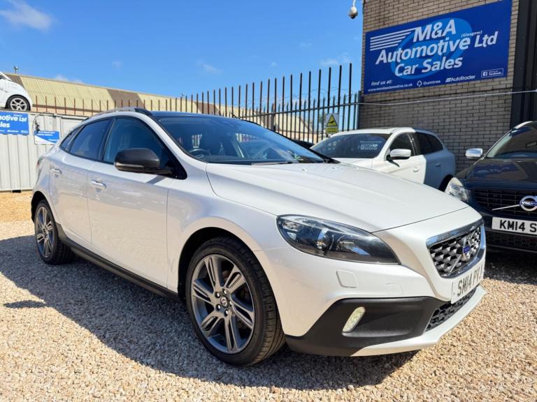 2014 Volvo V40 D2 Cross Country Lux Nav 5dr HATCHBACK DIESEL Manual
