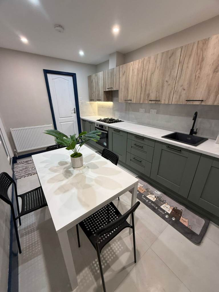 Room available in CROYDON, Whitehorse 383 A