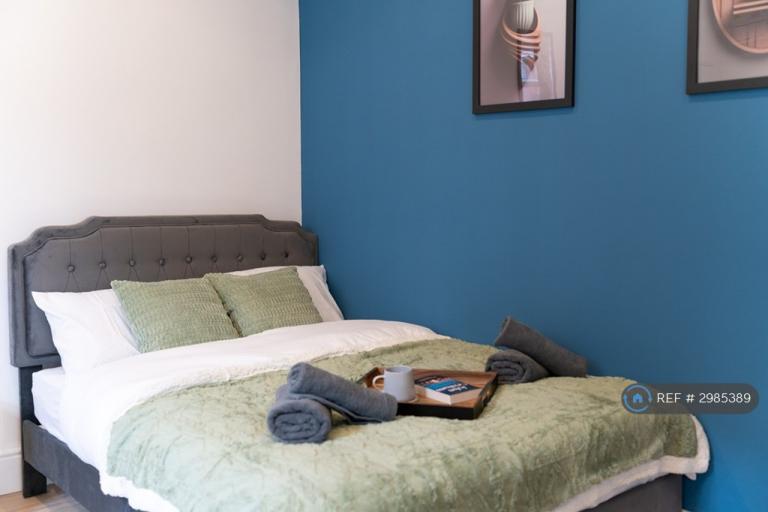 1 bedroom flat in Copnor Road, Portsmouth, PO3 (1 bed) (#2985389)