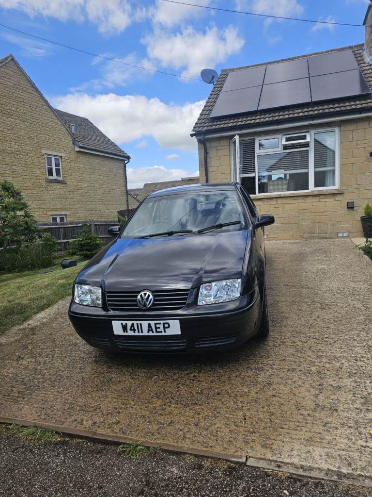 Volkswagen bora 1.6 sr black edition