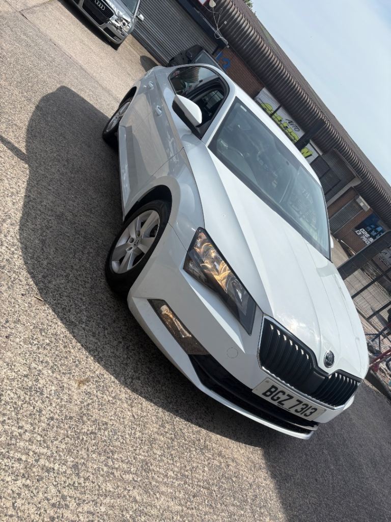 Skoda, SUPERB, Hatchback, 2016, Manual, 1598 (cc), 5 doors