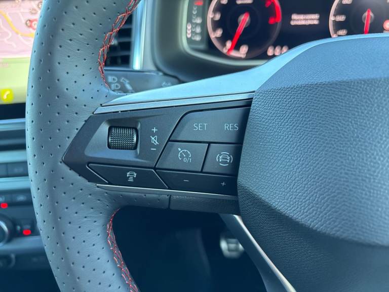 2025 SEAT Ateca 1.5 TSI EVO FR Black Edition 5dr Estate PETROL Manual