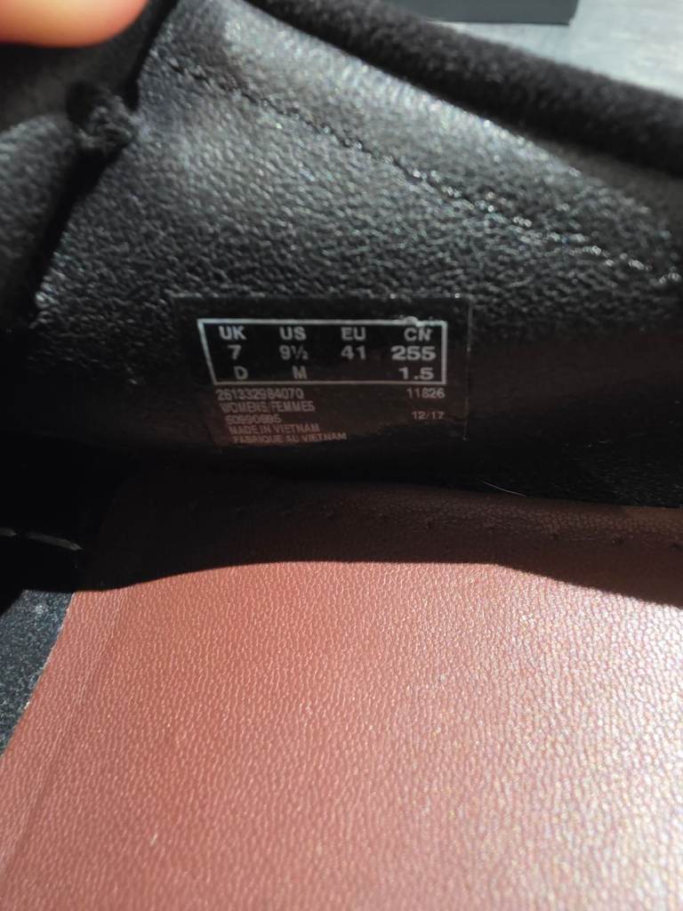 Wallabees- worn 3 or 4 times size 7