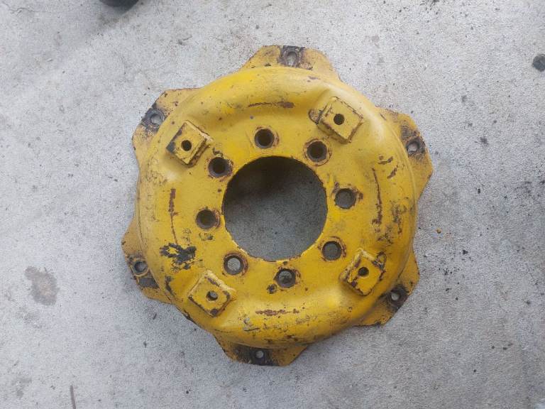 Massey ferguson rear wheel centre 24 inch rim