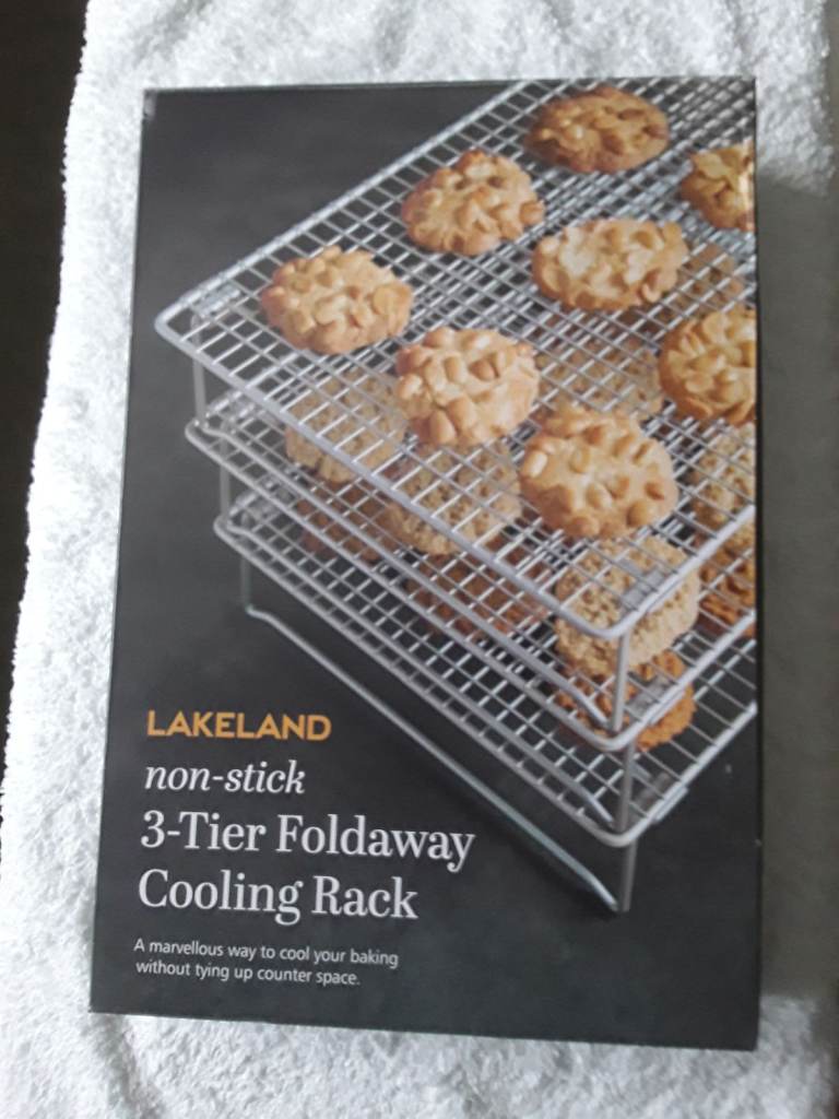 LAKELAND cooling racks