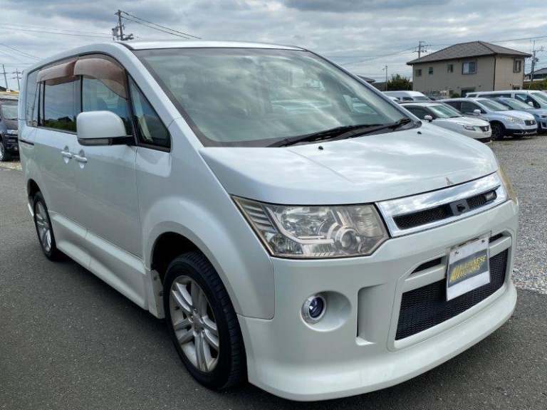 Mitsubishi Delica D5 2.4 G Package Auto 8 Seater MPV (R95) ULEZ COMP