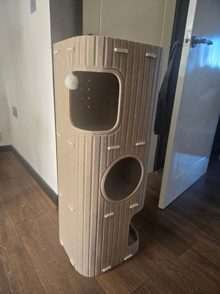 Beige felt cat bed tower 90cm