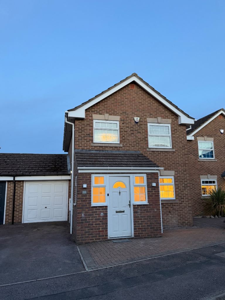 🏡 NEW BEAUTIFUL 3-BEDROOM LINK-DETACHED HOUSE TO RENT – LUTON, LU3
