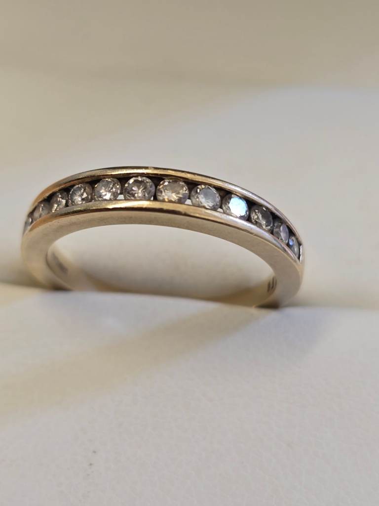 9CT GOLD INLAID 0.50PTS DIAMOND HALF ETERNITY