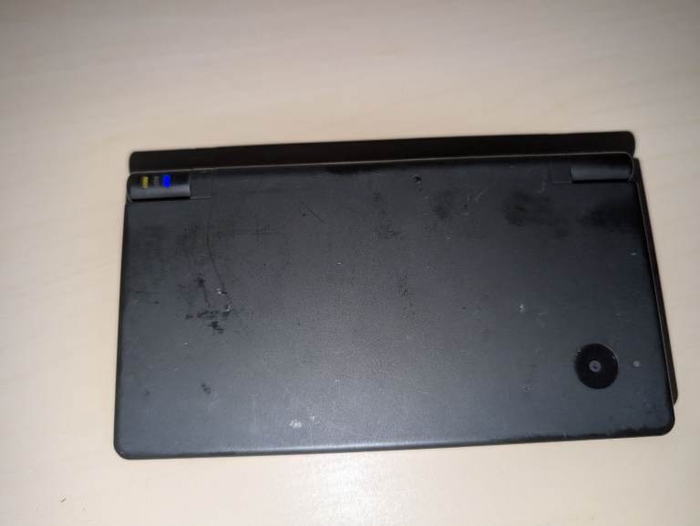 Nintendo dsi game console 