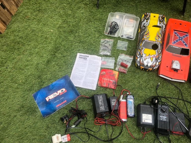 Rc nitro Traxxas Revo 3.3. 