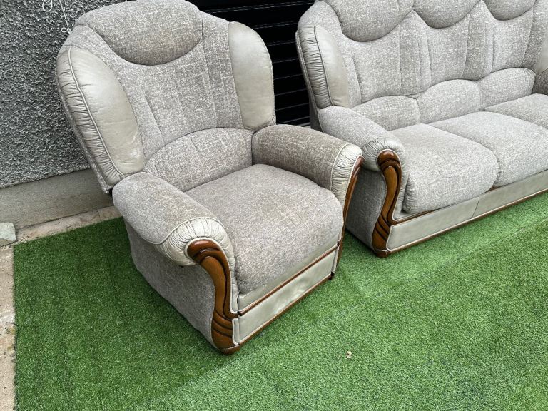 Queen Anne 3 seater sofa & manual recliner armchair 