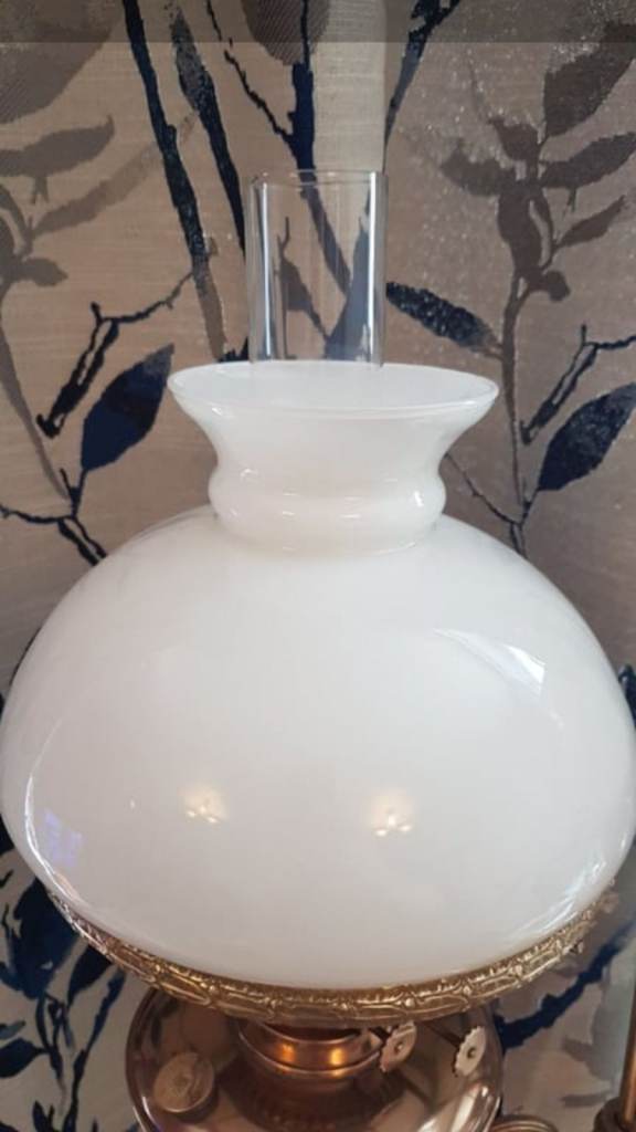 ANTIQUE VICTORIAN BRASS DOUBLE OIL LAMP