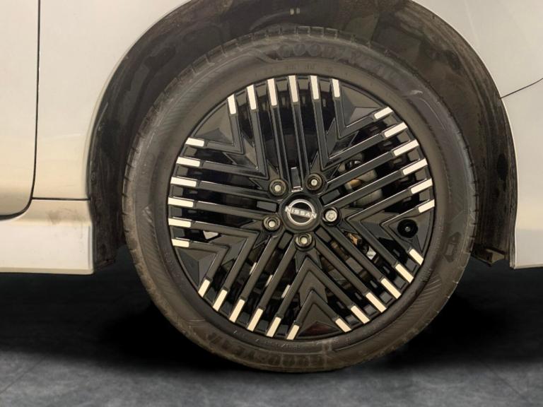 2024 Nissan Leaf 110kW N-Connecta 39kWh 5dr Auto HATCHBACK ELECTRIC Automatic