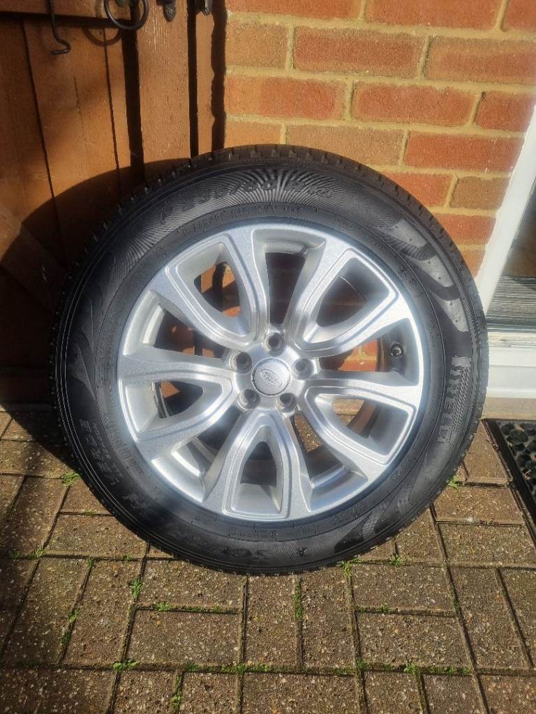 Range rover evoque alloy wheels and tyres 