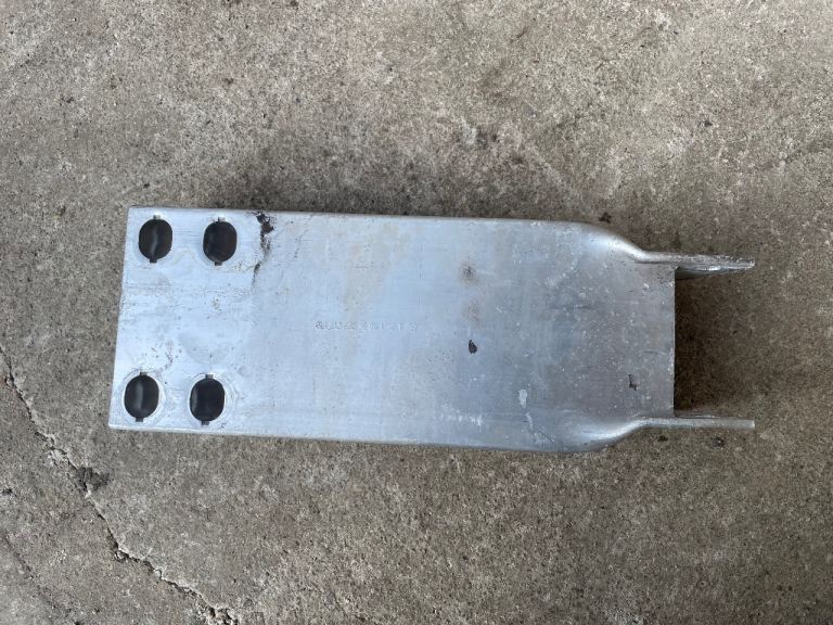 MERCEDES E CLASS W213 C238 FRONT RIGHT REINFORCEMENT CRASH BAR LEG BRACKET (2016-2022) 