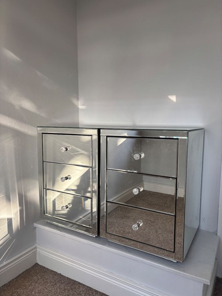 Modern Mirrored Glass Bedside Tables (Pair) 