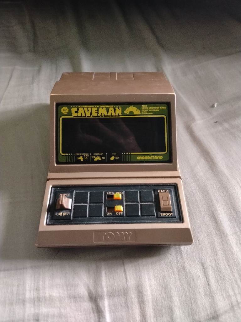 Vintage 1982 TOMY Caveman vs dinosaur (Delivery only) 