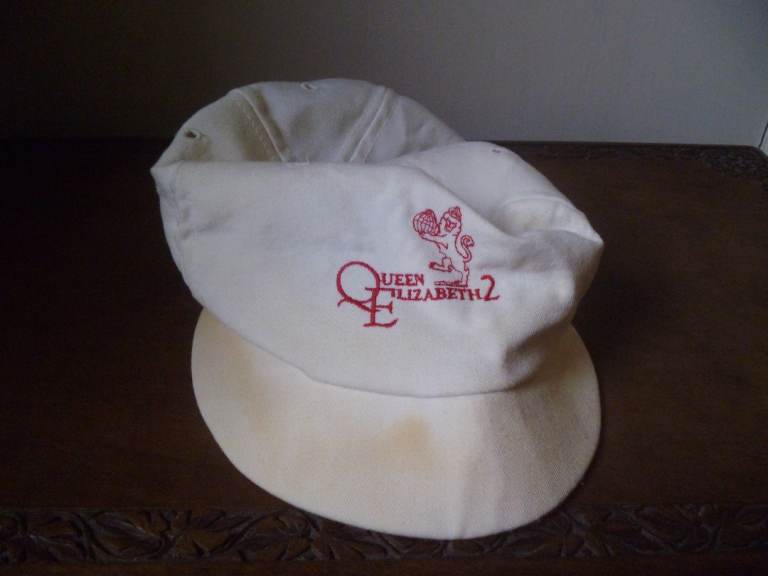 CUNARD Q.E.2 CRUISE SHIP WHITE CAP